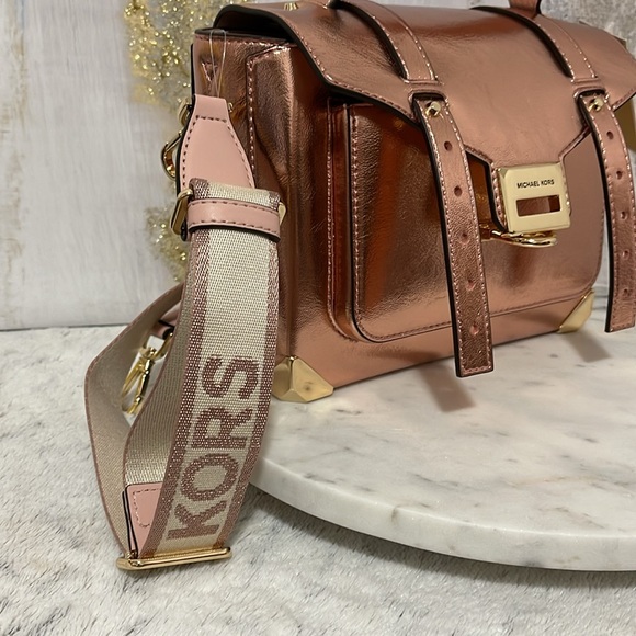 NWT Michael Kors Manhattan with Travel Coin Pouch - Primerose - STUNNING ๐๐๐คฉ - Picture 14 of 15